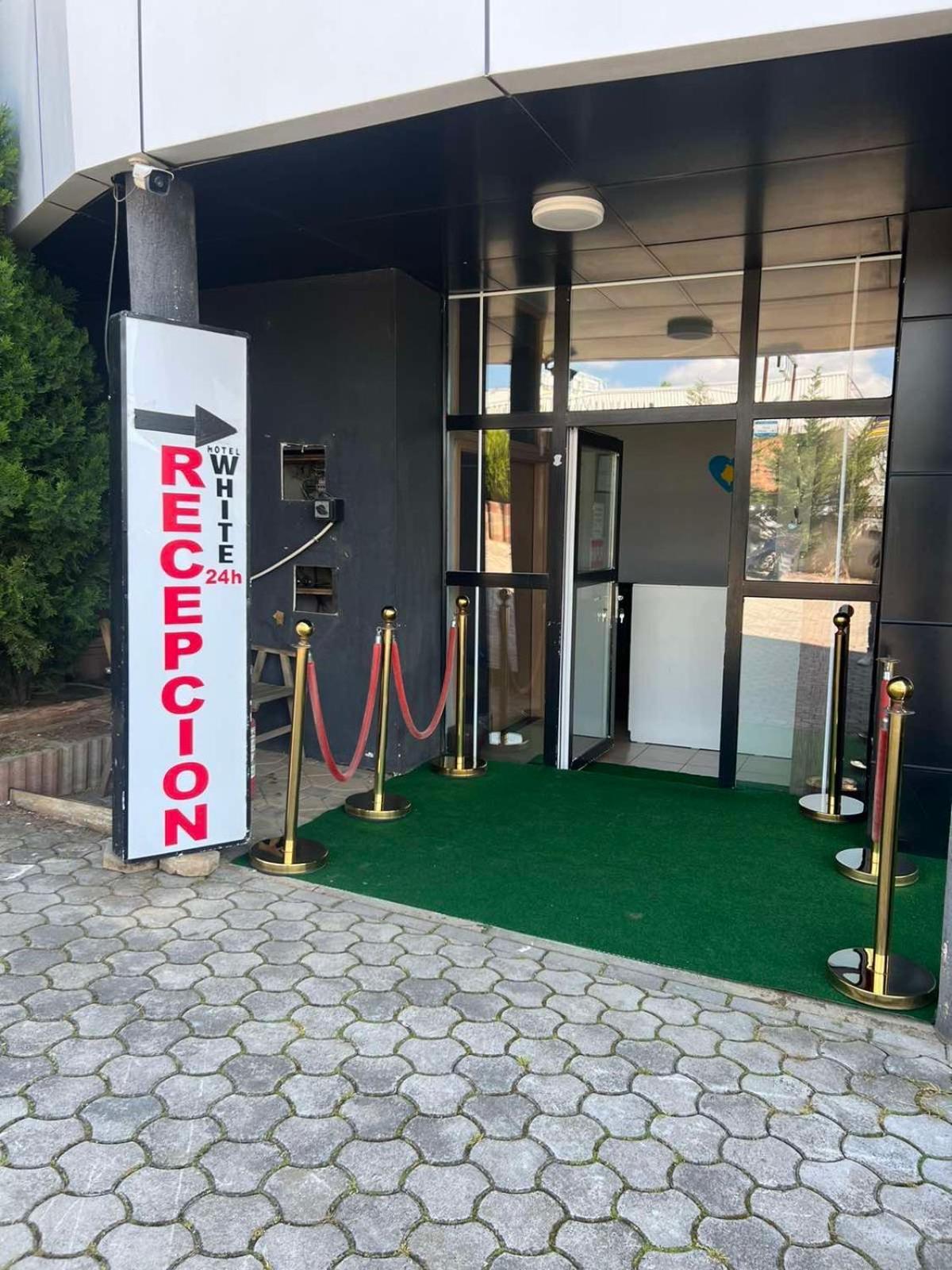 Hotelwhite Gjilan Екстериор снимка